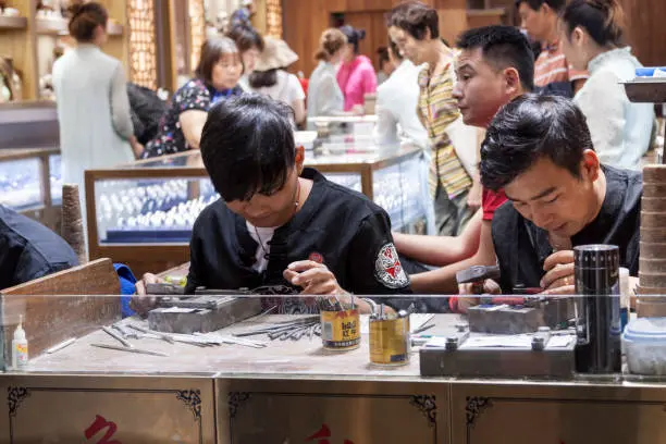 중국 요리를 조리하는 요리사들